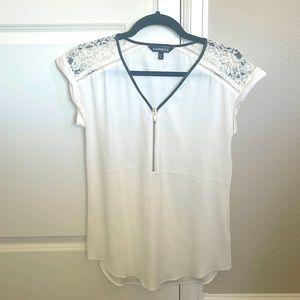 Express Blouse with zipper and lace detail, NWOT size XS
